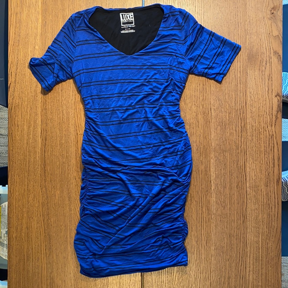 A pea in the pod maternity dress